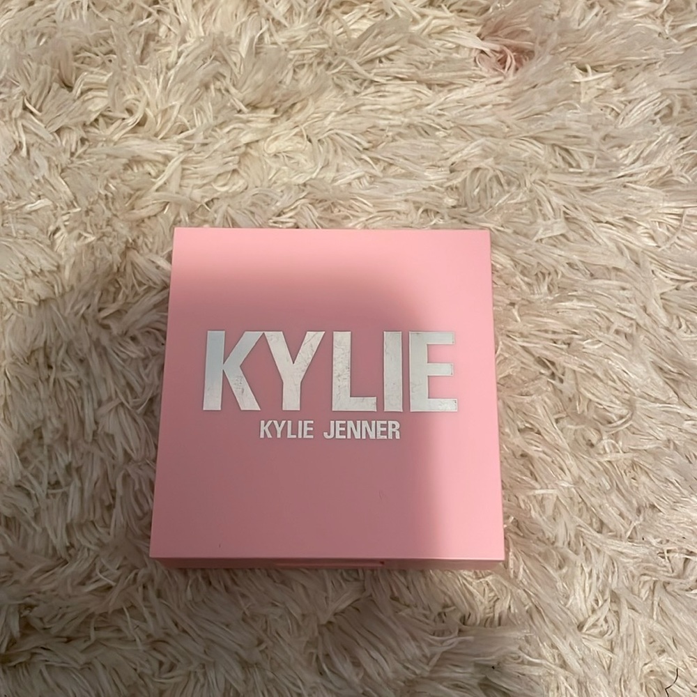 Kylie cosmetics Kylie Jenner kylighter